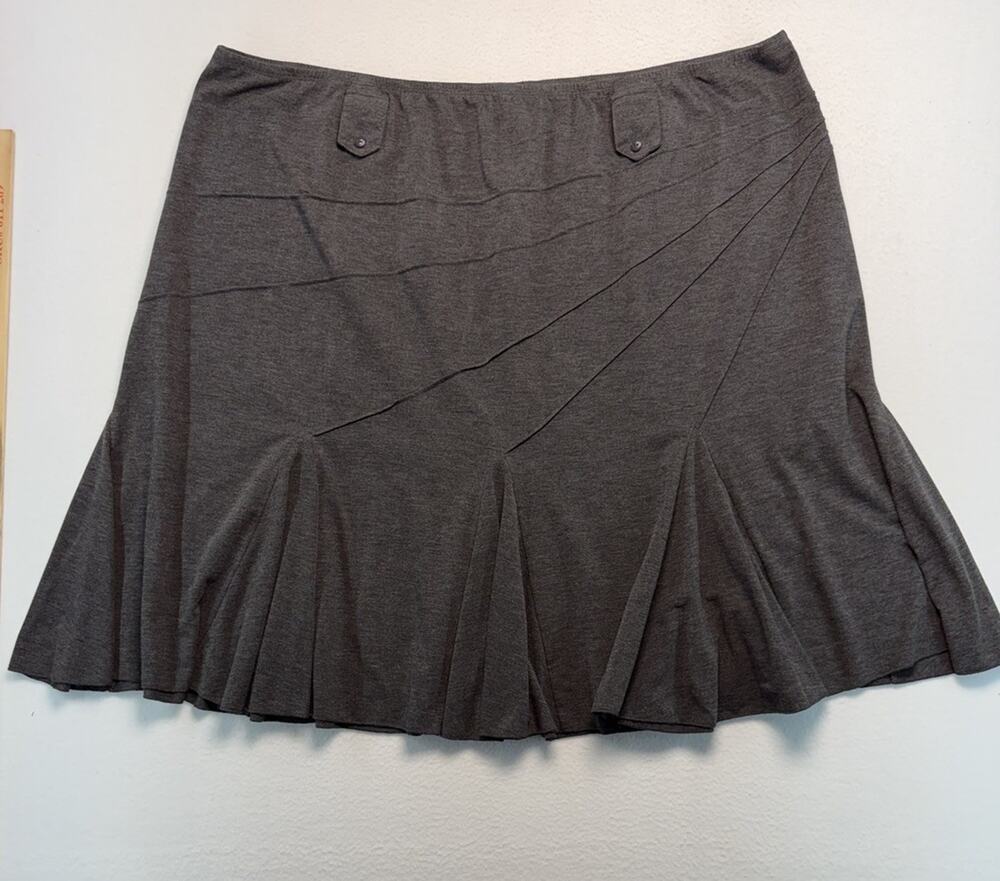 Women's 26/28 Cato Flare Gray Comfy Skirt has Belt Loops With Button Details